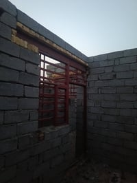 خلفه بنيان بلوك فقط وعكاده ولبخ جص وسمنت وبورك حالين فارق شغل كدام الع...