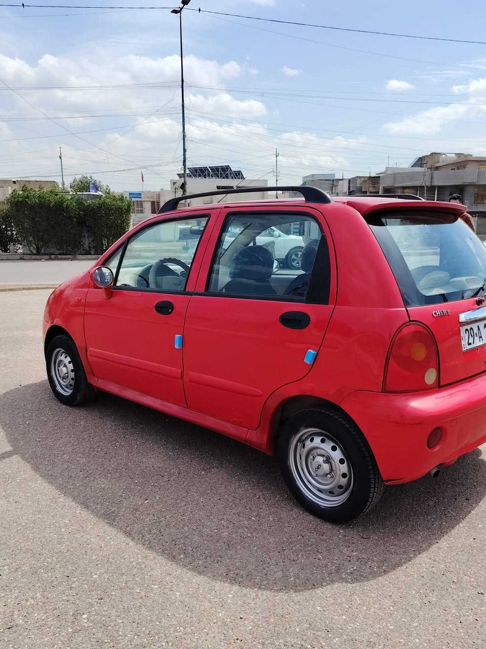 سلام عليكم 
للبيع كيو كيو سياره مكفولة كفاله عامه 
فقط جاملغ صبغ أمامي بدون ضربة 
كير اوتو تبريد شغال صدر تخم تاير باتري كلة جديد 
موديل 13 رقم واسط مشروع وطني تحويل بكل دوائر بغداد السعر 29 ورقة مكاني بغداد 
سياره اي نقص مابيهة كير محرك مكفول 
***********
