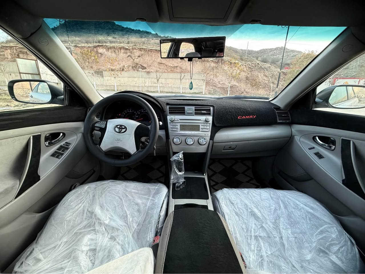 للبيع نقداً.. كامري ٢٠١١… محرك ٤ سلندر… كير اوتو… البنيد صبغ وباب السايق وهلال خلفي شرط بدون دواخل وبدون اي ضربة… السيارة جاهزة ومابيهه ولا نقص… المكان دهوك… السعر ١١٠ ومجال…. للاستفسار 
***********
*********** دهوك, العراق
