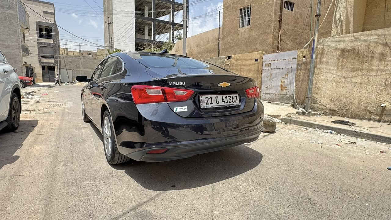 السلام عليكم
ماليبو Lt  2023  رقم سليمانيه باسمي تحويل راسا
ضررها جدا بسيط وموضح بالصور  ومصبوغ فقط ع كد الضرر  
مابيهاا دواخل ايرباك ستيرن فقط طاك 
السياره استخدام بيت ماشيه ٣٢ الف مايل 
صياناتها الدوريه كلها مضبوطه ومعتنين بيهه وبالحقيقه جدا احلى من الصور  
مكاني بغداد المنصور 
السعر ١٤٢  وبيهه مجال 
***********
