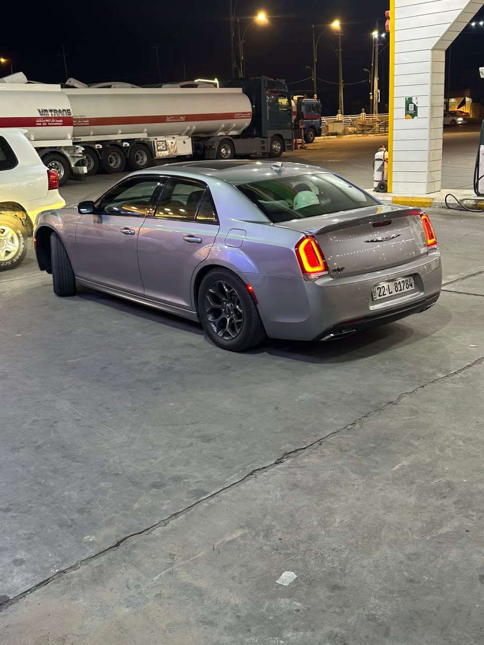 اوباما ٢٠١٨ اس اربيل بأسمي
ماشيه ٢٢٠ الف ميل 
لون سلفر وحالياً مغلف سموك ضمان ٣ سنوات قبل ٤ اشهر غلفتها
جاهزة السيارة من كلشي 
صور الحادث موجودة بالمنشور 
اكو رصعة بالباب الايمن الخلفي مصلحها يم المندلاوي وحاليا ما مبينه اصلاً 
السعر ٢٦٠ وبيها مجال للشراي 
مكان السيارة ميسان العمارة 
***********
