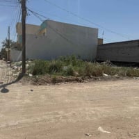 فطعه ارض للبيع المساحه 123 ونص الموقع حي العمال قرب مركز صحي حي العمال...