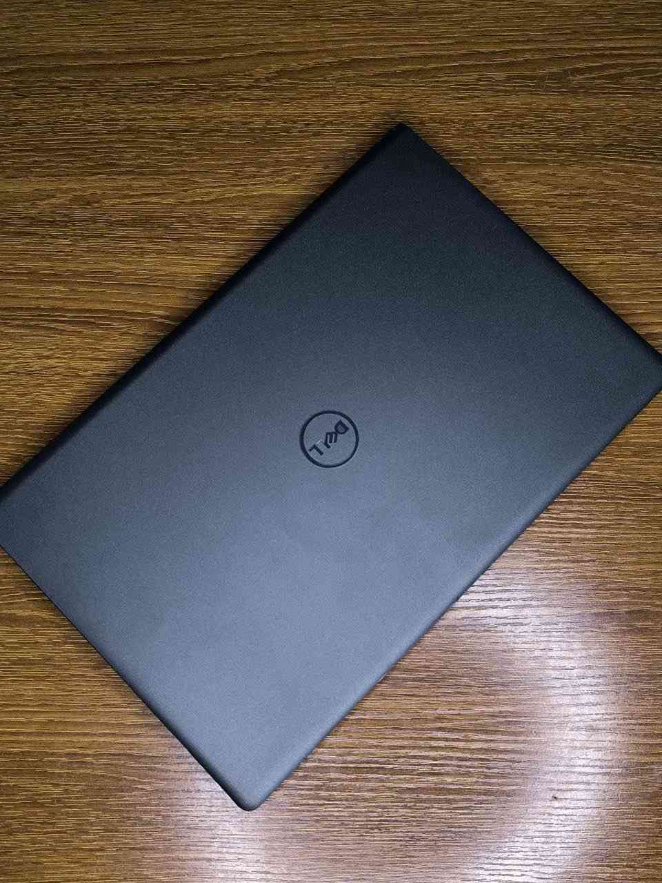 لابتوب للبيع السعر 550
💻 Dell Vostro 15 3510
🔹 المعالج: Intel Core i5 – الجيل 11 (فئة G7)
🔹 الرام: 16GB DDR4 بسرعة 3200MHz – قابل للتطوير (بيها سلوتين رام)
🔹 التخزين: SSD M.2 بسعة 256GB – قابل للتطوير (بيها سلوتين هارد)
🔹 كرت الشاشة: Intel Iris Xe – مشترك بحجم 8GB
🔹 الشاشة: 15.6 بوصة – FHD
🔹 الكيبورد: ليزري عربي / إنكليزي


**إذا كنت صاحب هذا الإعلان وتريد حذفه لأي سبب، رجاءا أرسل رسالة إلى الدعم الفني**