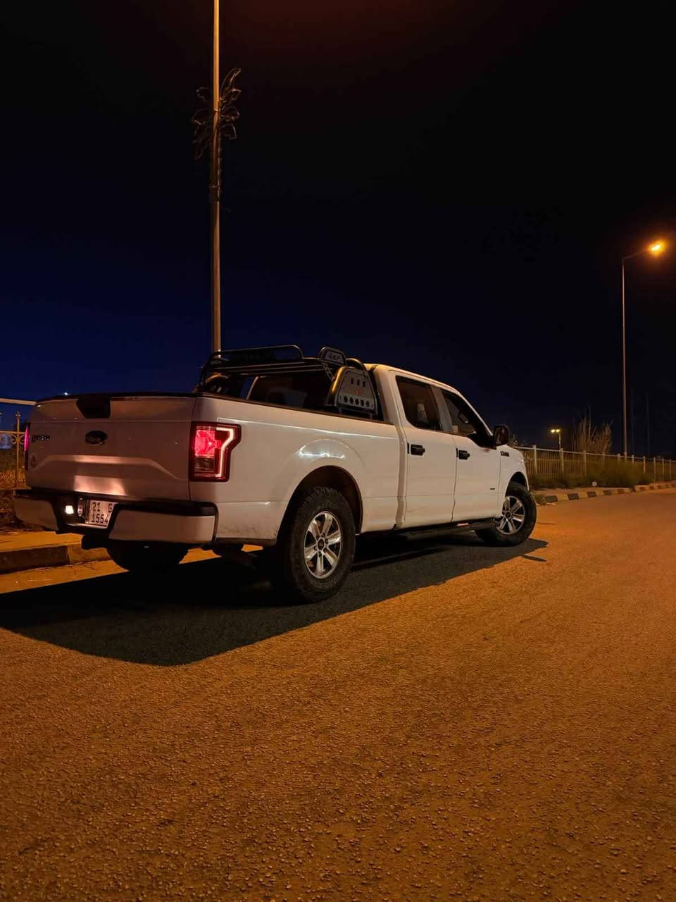 فورد F150 
موديل 2017
رقم شمالي شرط التحويل
شكل رابتر 
سياره كلش مرتبه ما متعوبه
صارف عليها ومرتبها من كل شي ما بيها اي نقص 
سياره بدي طويل
محرك يخبل قوي واقتصادي 
محرك 6سلندر  2700 تون تيربو
داخل نضيف 
درع وسوبايه بدي 
تخم تايرات جديد
صورها وصور الحادث  والسونار موجودات بالمنشور 
والمشي كذلك 
اي استفسار اتصال ع الرقم 
***********
ممتواجد ع النت 
مكان السياره بابل 
 السعر ١٧٥ حلة, بابل
