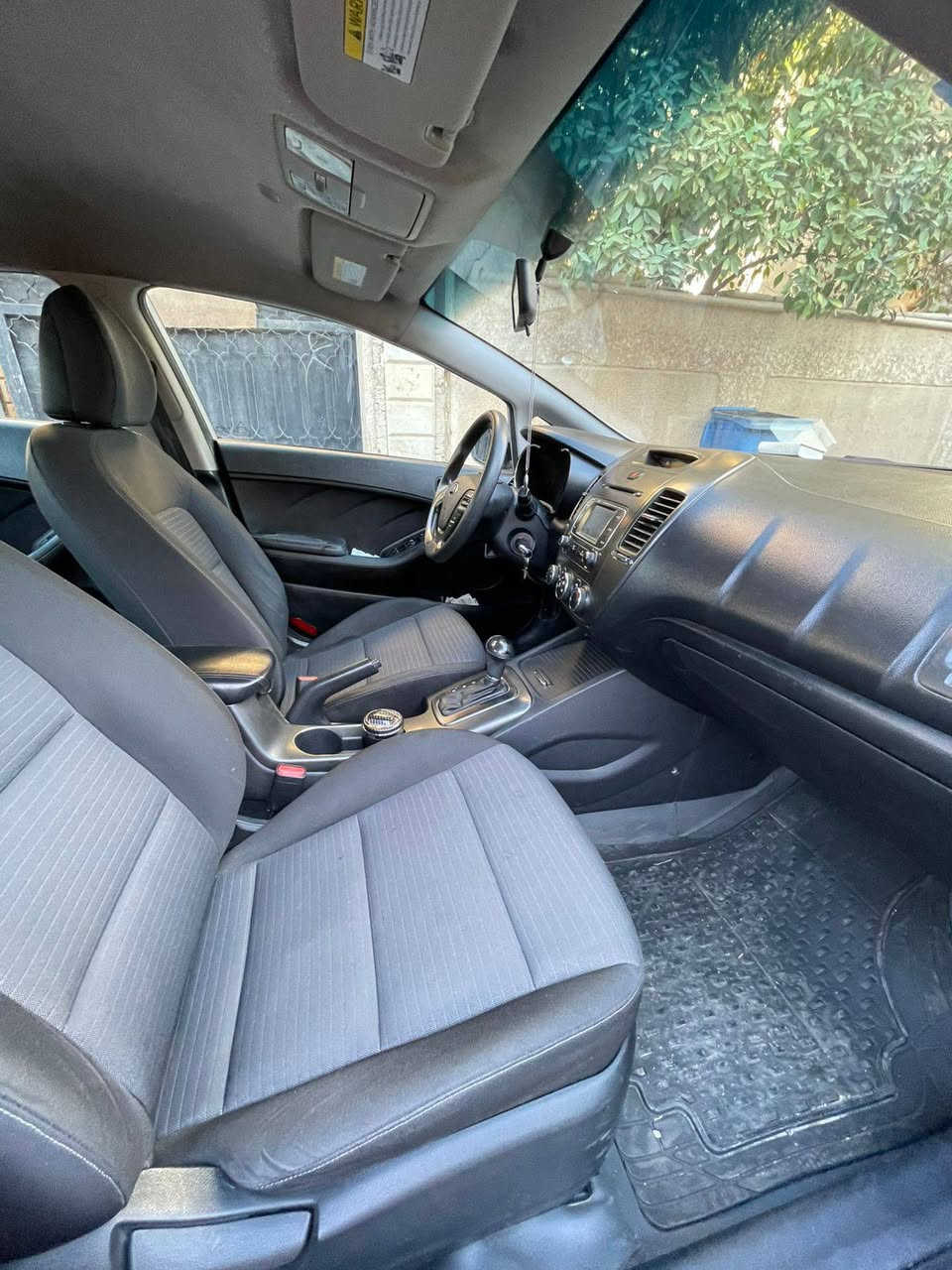 سلام عليكم
كيا فورتي موديل ٢٠١٦ للبيع 
محرك ٢٠٠٠ دوش مكفول
كير مكفول 
تبريد تدفئه مكفول 
حادثها جاملغ امامي 
وهنا بل عراق بنيد وباب يعني ٣ قطع 
السعر ب١٠٣ وبي مجال بسيط 
باسمي سيارة 
مكاني بغداد حي الجهاد لمخابرات 
*********** ممتواجد عل فيس وبي واتس اب
