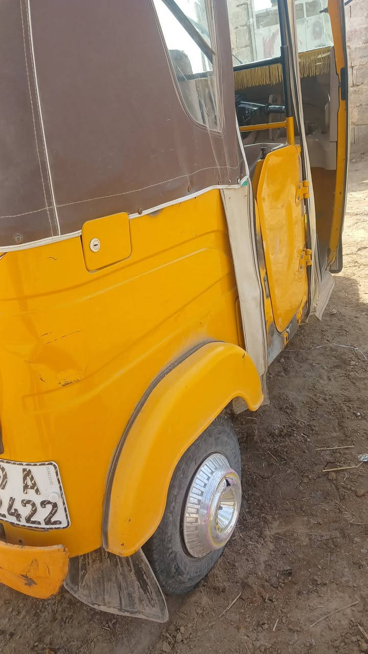 السلام عليكم تكتك 2021 رقم وسنويه تكتك تنقص   السعر 7 مليون وبيه مجال مكاني واسط _ الموفقيه  هذا رقمي ***********
