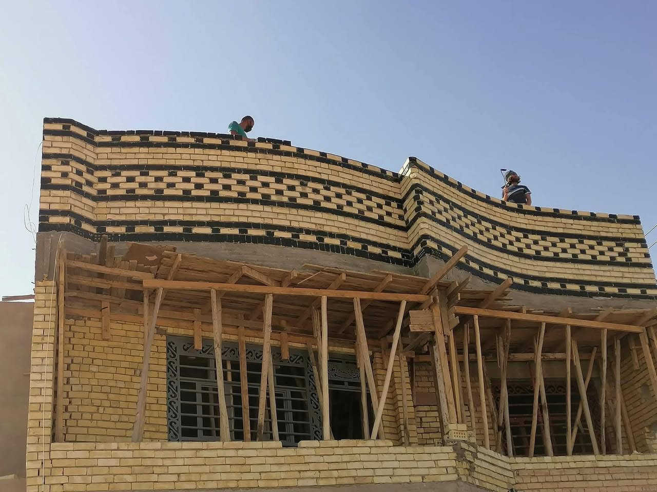 السلام عليكم خلفه بناء لبخ عكادة تطبيك متفرغ حالين ***********

