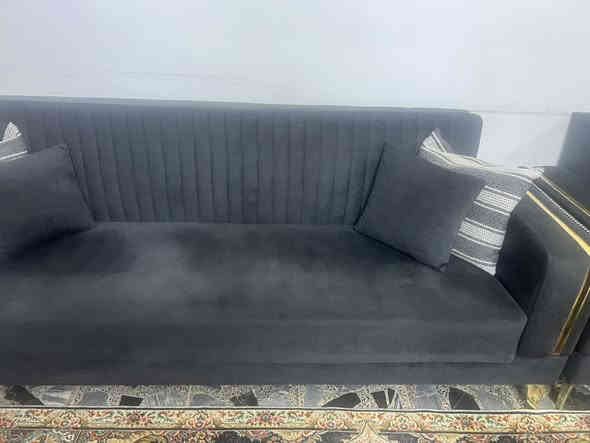 تخم عشر مقاعد تركي بي مخزن الكبار بيهن مخزن والوسطية مخزن السعر 850  
***********
