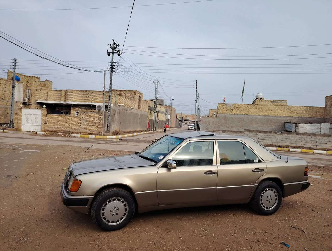 للبيع السعر خاص تبريد شغال تخم تاير كهرباء كله شغاله مكينه وكير خير من الله
محور بطه 2500سياره مال جناي ميسان مجر الكبير رقم صاحب سياره ***********
