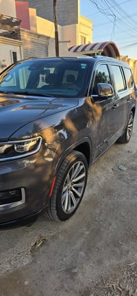 جيب كراند وكنير للبيع موديل 2022 فول مواصفات محرك -8سلندر 6400 تو كلر ...