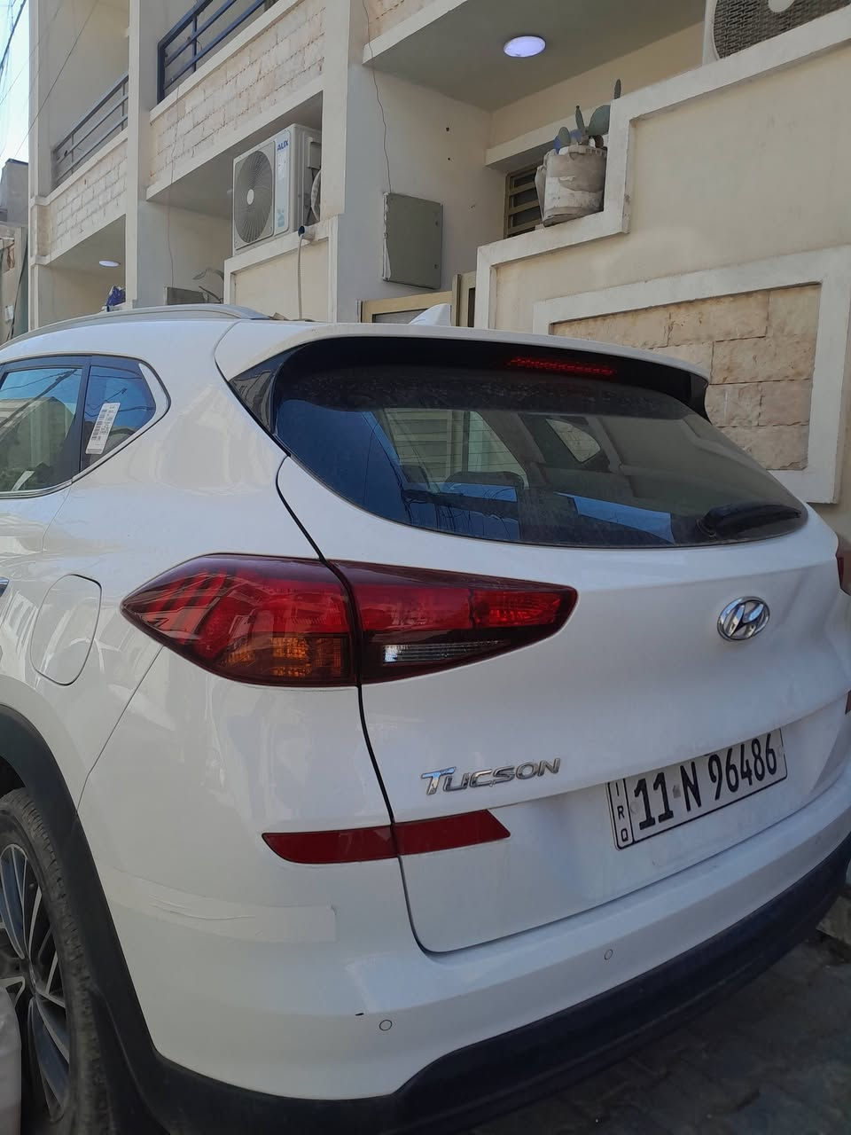 السلام عليكم
توسان مديل 2021 السيارة زيرة ماشيه ٢٤
تخم تايرات
سبير منازل 
كشنات كهربائي 
بصمه السيارة 
ابواب بصمه
مري شفط
تشغيل عن بعد
تحكمات بل ستيرن 
الجك مالتهه منازل مال شركه بلادي
السيارة جان راعيهه مسافر ومتروكه سنتين صارلهه شهر من طلعت 
السيارة مدوشمه 
فول السيارة من عدة الفتحه 
رقم انكليزي الجديد
هزة جديدة 
السيارة استعمال شخصي 
مال بيت السيارة
بيهه بس رصعه من نزلوهه بل جنطه امبينه بل صور 
كهرباياتهه كلهه شغاله 
خمس عدسات الايت
اوكس شاحنه مال تليفون
بل كشنات الخلفيه هم شاحنه 
الاستفسار ***********
السكن الحريه الثانيه شارع الكهرباء... السعر 235 وبيهه مجال
