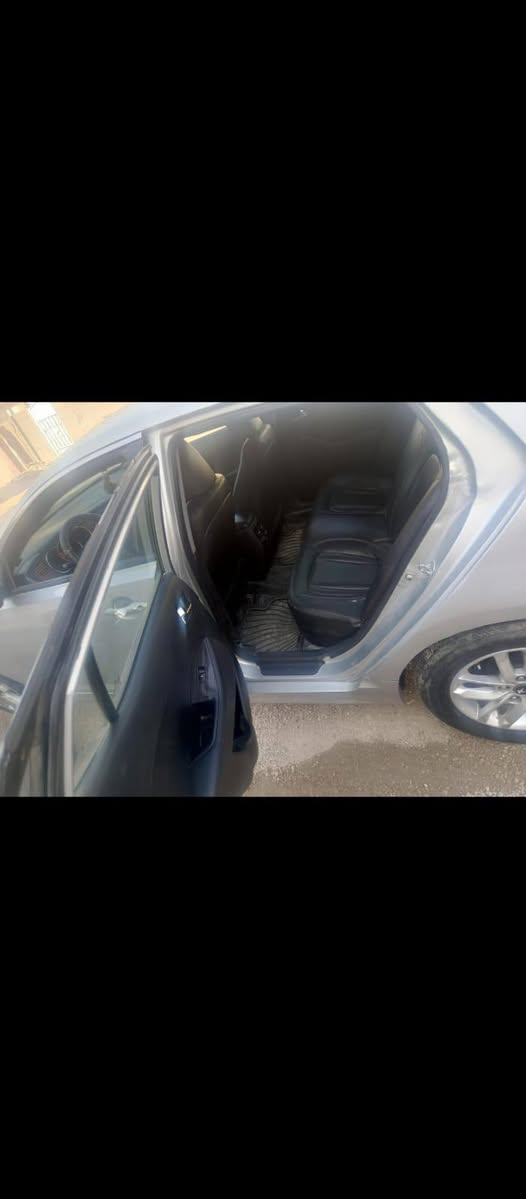 السلام عليكم للبيع فقط اوبتما 2013 السيارة جاهزة كير ومكينة وحدادية تخم تاير جديد  باتري جديد تبريد ثلج متومة ارقام وسنوية السعر 47 وبيها مجال قليل عنواني بابل ***********
