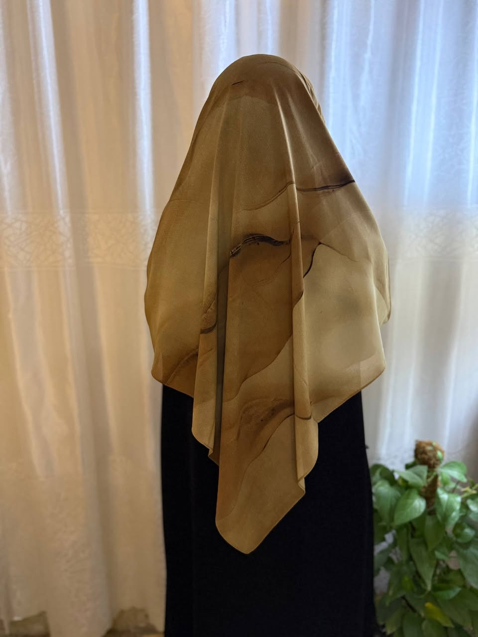 #الترند_الصيفي... الربطه الدخانيه(وجهين) بالوانها المتموجه والمتناسقه
.
الخامه جرجيت (اصلي)
.
       🎗️الربطه تكون...وجه غامق و وجه فاتح🎗️
.
 السعر ٥ الاف فقط
.
توصيل سريع لجميع المحافظات
.
@أبرز المعجبين Mars Stor MARS STOR #حجاب_استایل #حجابات #حجابات_صيفيه #ازياء #موضة


**إذا كنت صاحب هذا الإعلان وتريد حذفه لأي سبب، رجاءا أرسل رسالة إلى الدعم الفني**