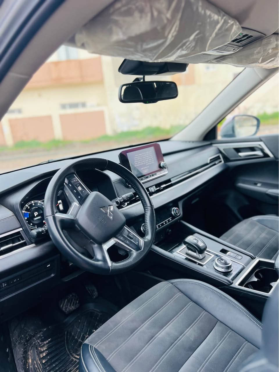 Outlandr 2024 full
ميتسوبيشي اوتلاندر 2024 نفطي فول مواصفات رقم مميز سيارة بدون صبغ و بدون ضربة و شرط حجر مال كزوز سيارة نظيفة شبه جديد سيارة 3 مقعد يد واحد ماشي 7900 كم جاهزة بدون اي نقص سعر السيارة 255 ورقة و مجال بسيط 

رقم الصاحب سيارة :***********
مكان السيارة قضاء عقرة

مواصفات: 

شغال بصمة 
دبل اكسن
ويل كروم
بانوراما 
شاشة الكتروني
بريك بصمة 
كوشن جلد 
تحكم ستيرين
7 نظامات تحرك
صندوق شفت 
باب بصمة 
3 مقعد 
رقم مميز 
كاميرة 
حساسات 
نظام صوتي ممتاز
شحن ذكي و USB 
مثبت سرعة الحمدانية, نينوى
