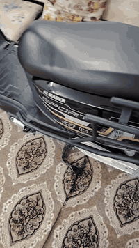 يا الله السلام عليكم دراجه شحن للبيع نقصها ضعف بالبطاريات جديده الدراجه    مكانها تقاطع درويش حي التراث سعر 400 رقم الهاتف  ***********
