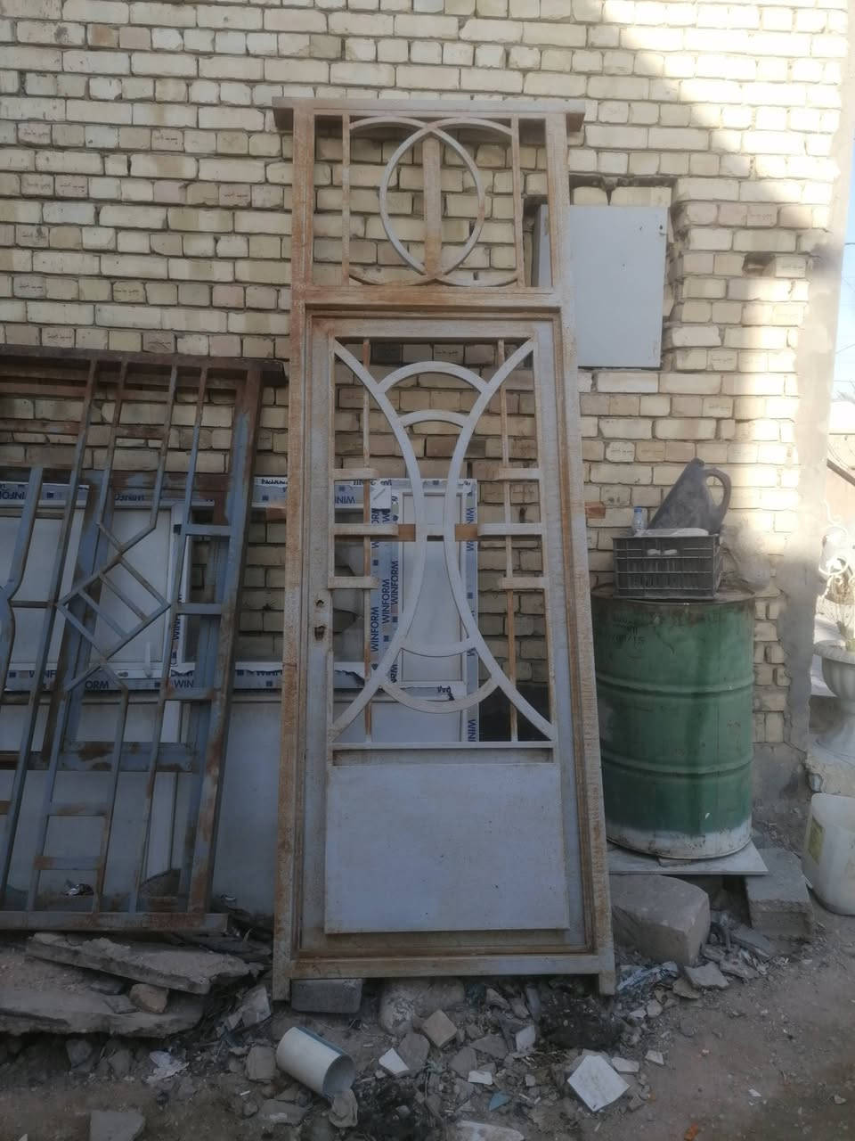 السلام عليكم شباج وباب للبيع الي يريد يتصل على الرقم***********
