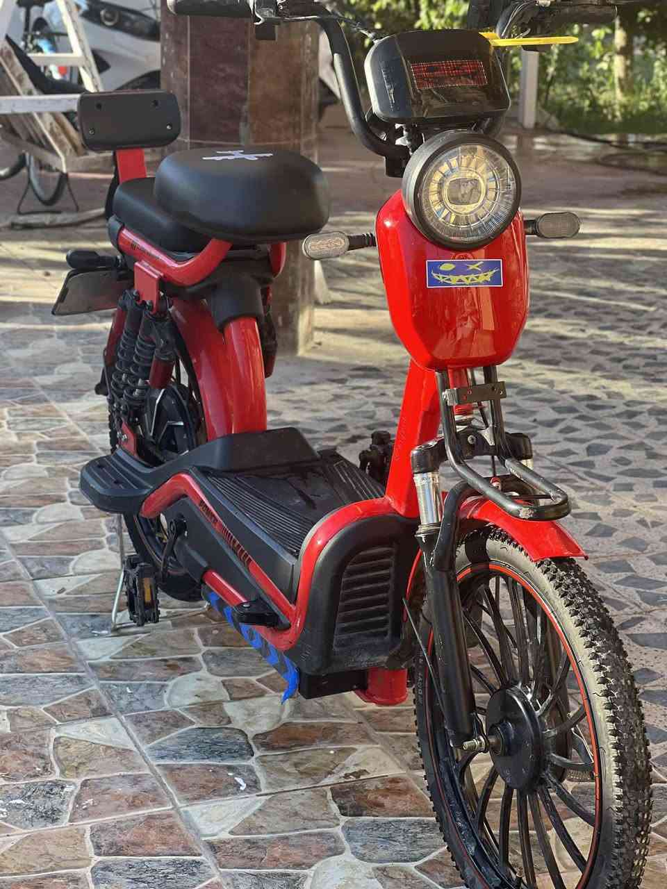 السَلٱمٌ عـَلـْيگمّ-ۈرحـْمّـٌة ٱللـّہ ﯙبُرگـّاتہ 
عِنـ.̷̷̸̷̐ـديّ  بايسكل شحن
اربع بطاريات فول موصفات 
شاشه اي عطل يبين عندك في الشاشة
سرعه حقيقيه 60
بصمه عدد 2
سويج عدد 2 السعر 250 وبي مجال
 المكان بابل مركز ( بكرلي ) الرقم الاستفسار ***********
