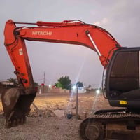 حفاره Z3حجم 350موديل 2013 حفاره مكفوله من لصبغ ومن فتح مضخه ومن فتح مح...