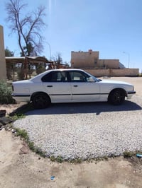 بي ام 525 • رقم بغداد • مسجله