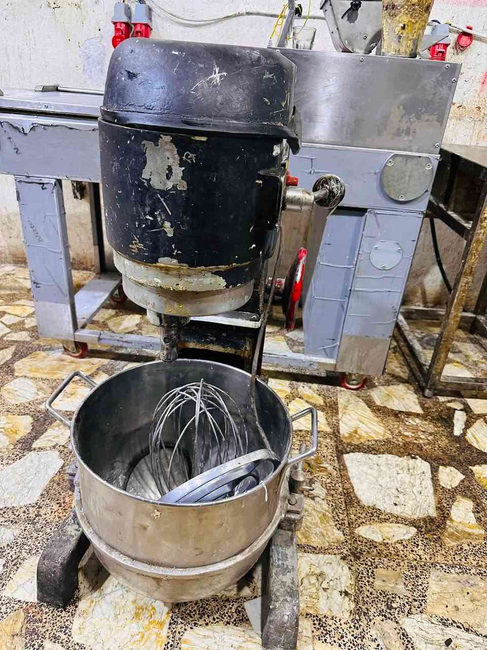 سلام عليكم شباب عندي براد طول متر وثمانين تجميد وعندي خلاط 40لتر ماليزي سنكل العنوان بغداد لاستفسار على رقم ***********
0
