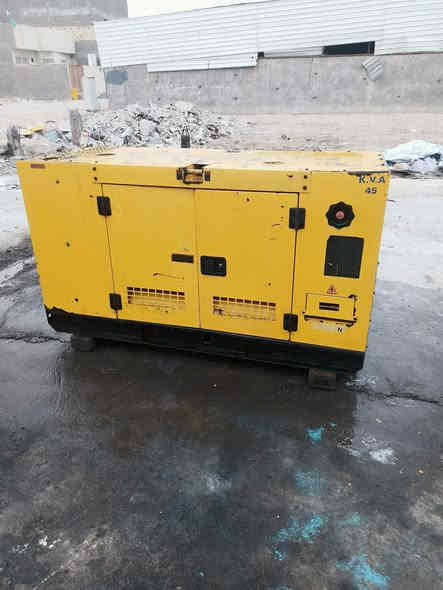 السلام عليكم مولد بيركنز صيني 4سلندر شرط الشغل والتوليد تريفيز 37 كيفي نظام اوتو شاشه كاتم لا تبخير ولا تنقيص السعر 12 ورقه الشراي ينتصل الرقم ***********
