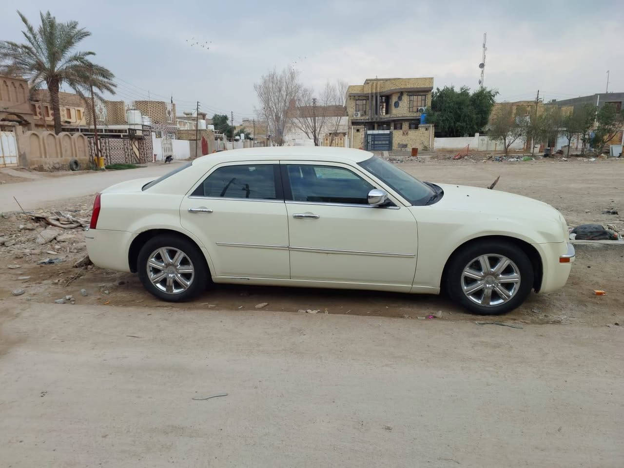 السلام عليكم ابامه موديل 10اصل بجم هيمي مكينه كير تبريد خير من الله بيهه طخه بالجاملغ خلفي بيهه رشات صباغ رقم بغداد دولي بسمي جاهزه ماشيه 140العنون ذي قار شطره السعر 120بيهه مجال بصيط تلفون ***********
