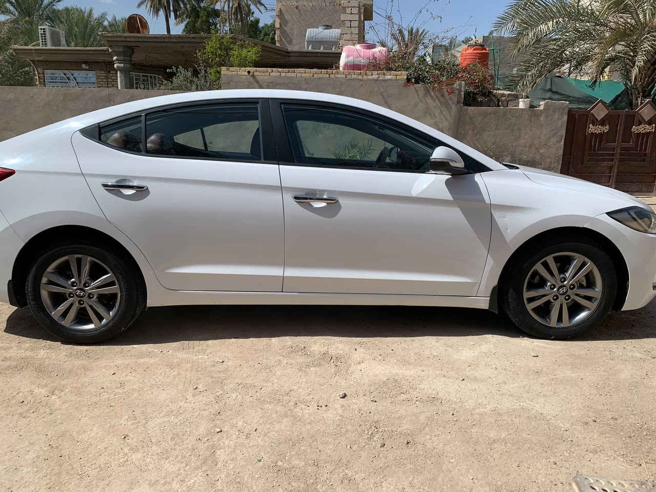 النتره خليجي كفاله من الصبغ والبارد  حتى الدعاميات
جلد +صاج +تبريد قطعتين+ شاشه كبيره 
لد امامي خلفي نهاري+  فتحه ع وضع الشركه ولا برغي مفتوح بيه لا مكينه ولا حداديه 
منضومة تبريد كامله جديده قبل 40يوم شده 
#السعر145وبيه_مجال 
*********** المكان كربلاء
