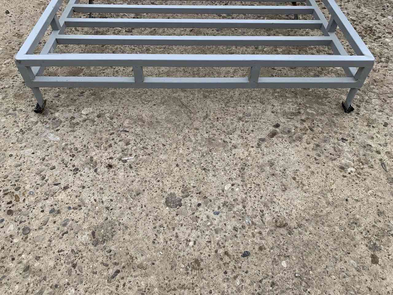 سلام عليكم سيبايا للبيع حديد درجه اولى نضيفه حيل
***********
