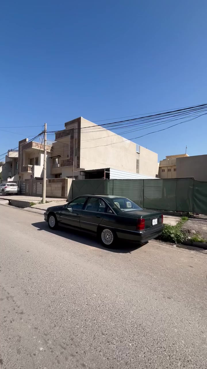 أوميكا موديل 1992 السياره تحفه جديده كلش على يد والدي الله يرحمه 
السعر 55 ورقه 
تحويل مباشر رقم جديد سنويه جديده 
الاستفسار على رقم ‭0777 270 8192‬
