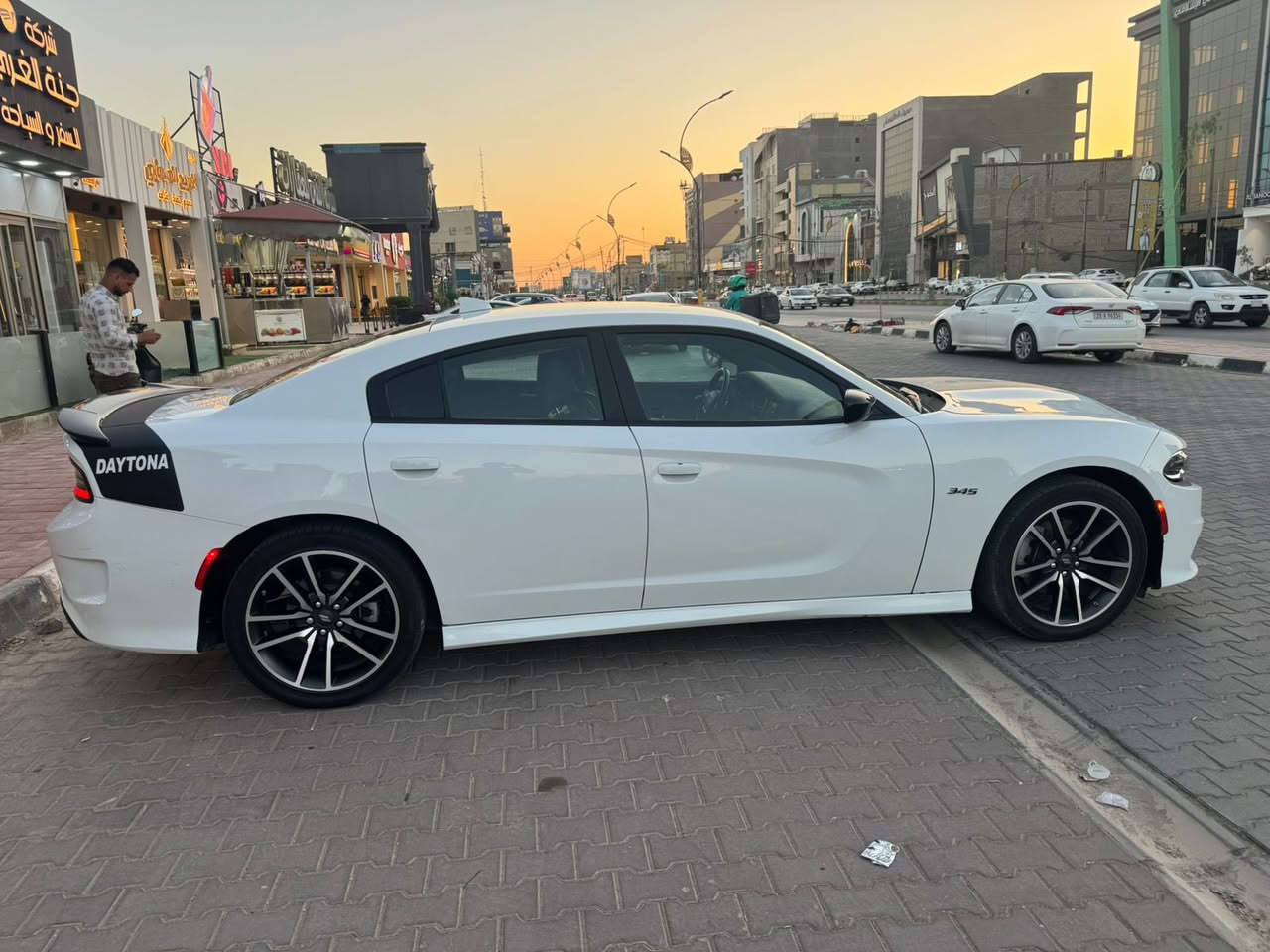 جارجر rt 2023 8سلندر ماشيه 39 ميل جديييييييده وبالعافيه ع الياخذهه رقم اربيل  بيهه منضومه غاز فول فول عده الفتحه الحادث موضح بالصور *********** السعر 238
