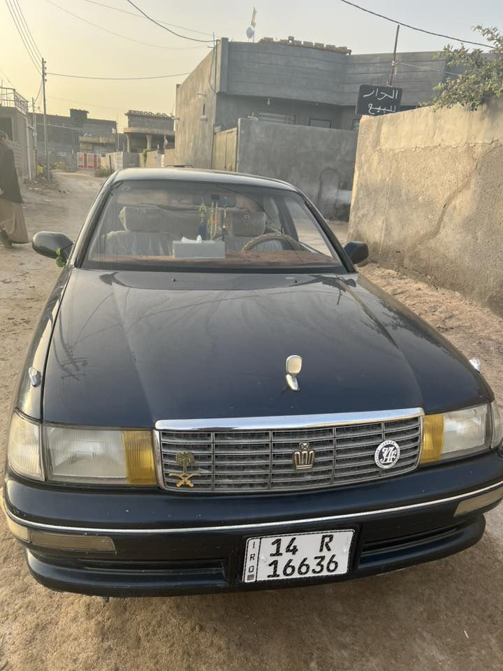 سيارة بطه منفصل نيلي موديل ٩٣ كفالة 
حدادة ومحرك ومن نقل وكص وكهربائيات كلشي شغال بيه رقم إنجليزي والسنوية نهاية 2026بأسمي السعر 60$ وبيه مجال العنوان /قضاء المدينة / الشروق 
الهاتف : ***********
