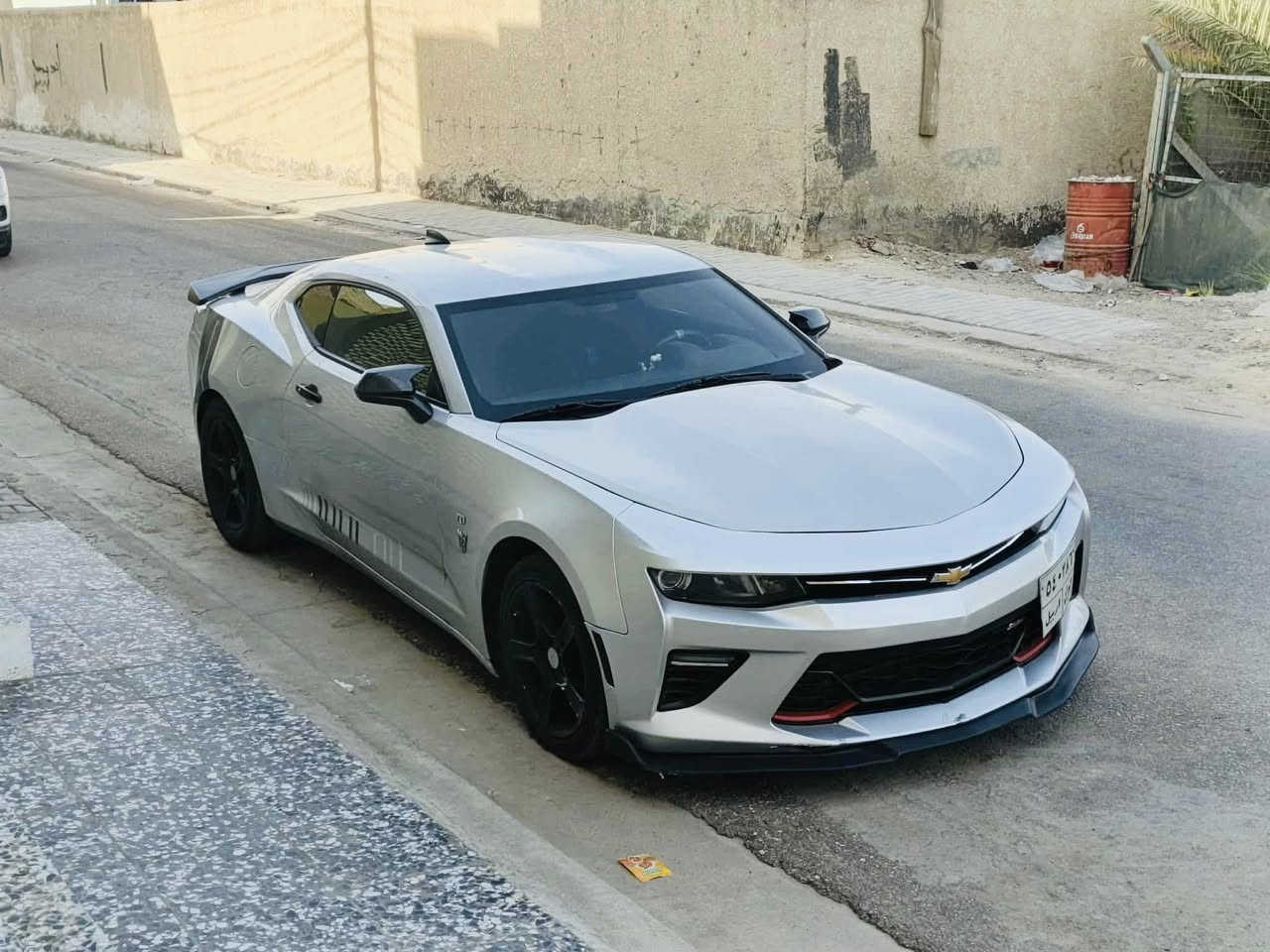 للبيع 
كمارو موديل ١٧ 
حادثها جاملغ وبنيد شاصي لغد مكفول وهنا بيها جاملغ الثاني مصبوغ وسونارها بالصور 
سعره جوه السوك بيع مستعجل 
١٠٥ وبيها مجال كلش قليل 
عليها غرامات ٩ ورقات ينزلن من سعرها 
يعني ٩٦ وبيها مجال قليل 
باسم شركه تريد وكاله تريد مداور 

***********

مكاني / نجف
