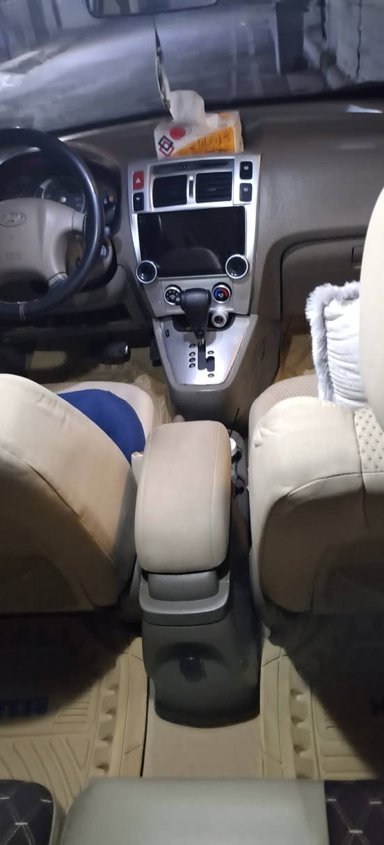 سلام عليكم توكسان ٢٠٠٩ خليجي صبغ عام بدون ضرر  مكينه ٦ سلندر تبريد شغال  فور ويل السياره احله من الصور بلواقع  مكاني بغداد الشعله السعر ٩٥ بيهه مجال بصيط رقم ***********
