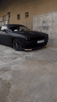 اخوان  جالنجر 2016 محرك 3.6  بيها ٣ قطع صبغ بدون دواخل  سياره مغلفه فا...