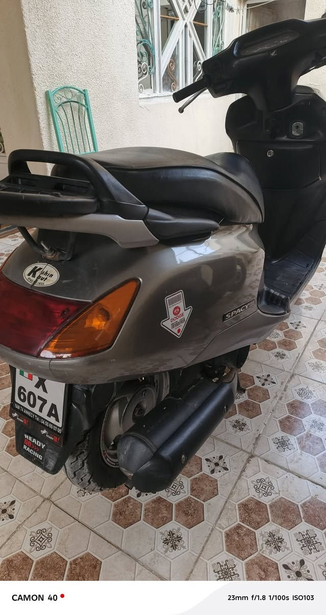 سبيسي ياباني للبيع الدراجه رمبه نضيفه ما مفتوح بيها برغي السعر ١١٠٠ وبيها مجال
المكان الكوت زين القوس 
متواجد خاص والرقم ***********
