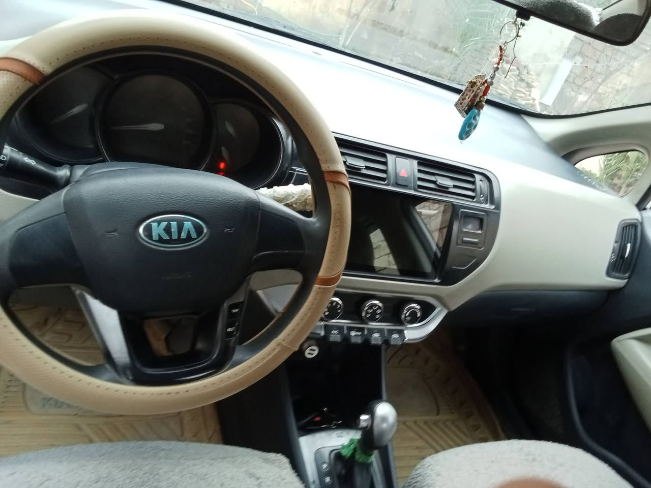 السلام عليكم
للبيع كيا ريو وارد خليجي 2015
رقم نجف مشروع وطني 
محرك 1600
سيارة جاهزة كير محرك تبريد 
دشبول صاجي شاشة اندرويد 
88 وبيها مجال كلش بسيط 
ترهم مراوس حسب القناعة وتنطيني فرق 
اتصال واتساب فقط ***********
