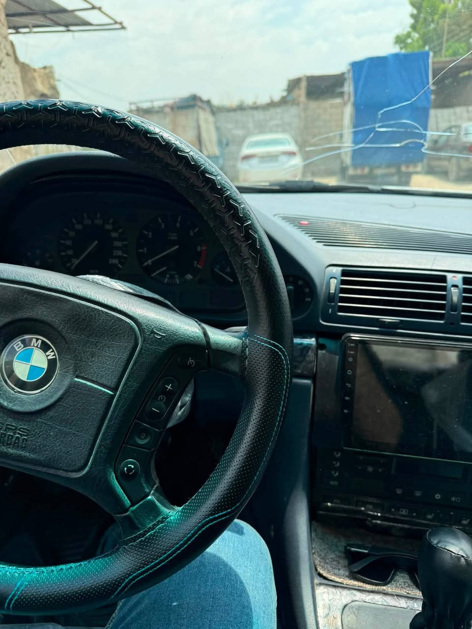 ٧٤٤
سنوي جديد 
كير محرك بشرط
رقم كركوك
سعر ٦٠
***********
