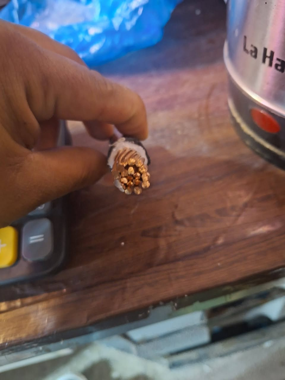 بت سنكل ١٥٠ ملم جديد غير مستخدم ستراند 
اصلي اصلي نحاس ميه بل ميه
٢٥٠ متر متوفر البيع كل الكميه


**إذا كنت صاحب هذا الإعلان وتريد حذفه لأي سبب، رجاءا أرسل رسالة إلى الدعم الفني**