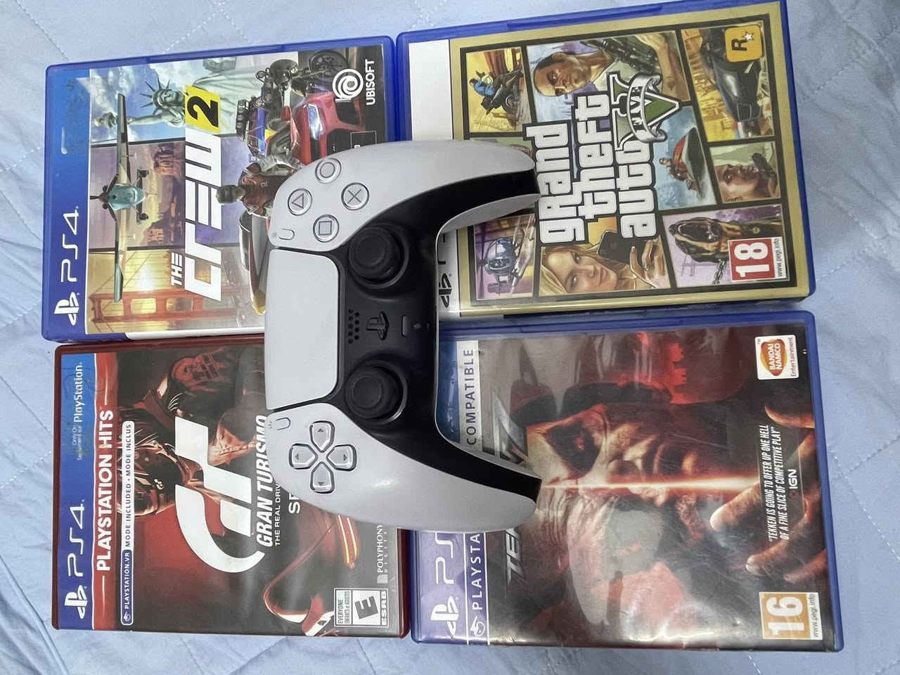 � للبيع فرصة 🔥
بلايستيشن 5 نسخة أوربية أصلية بحالة جيدة ومشتغل تمام.

📦 ويا كارتونته 

🎮 يد تحكم وحدة

🎮 ويا ألعاب 

Gta 5 

The Crew2

Gr sport 

Teken 7

🔌 وايراته كاملة

⚠️ ملاحظة بكل أمانة:

السيدي مالته منفصل ويحتاج تبديل فقط، وسعر السيدي الجديد تقريباً ما يتجاوز 80، يعني تصليحه بسيط. غير هذا الشي الجهاز شغال طبيعي وما مفتوح وحتى اذا ينفتح السيدي ما يعتبر مفتوح لان هوه منفصل.

📍 الجهاز استخدام شخصي ومحافظ عليه.

💰 السعر: خاص 

📍 المكان: الديوانيه ام الخيل


**إذا كنت صاحب هذا الإعلان وتريد حذفه لأي سبب، رجاءا أرسل رسالة إلى الدعم الفني**