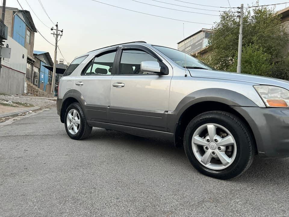 السلام عليكم  للبيع  سورينتو خليجيه EX موديل 2009 
رقم سليمانية الدولي مصفره هزه وغرامات بأسمي سنوية لغاية ٢٠٢٩ 
٦سلندر  
٧راكب 
تحكم ستيرن جهتين 
مكينه مكفوله
حداديه جديده  
تخم تاير
السياره جديده و ما عايزه برغي 
تبريد  ثلج  
فتحه سقف سلايد روف
حساسات خلفيه
كرسي كهرباء 
كشنات جلد
مري شفط
نضام تزحلق 
بيها صبغ الباب الخلفي جهة اليمين ربع الباب فقط الباقي مكفول من الصبغ 
السعر ١٢٠ وبيه مجال قليل 
مكان السياره بابل
‏‪***********
