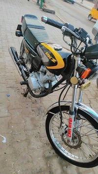 دراجه مال ايران امكي زت مكينه 150 السعر 900 وبيهه مجال للستفسار 077167...