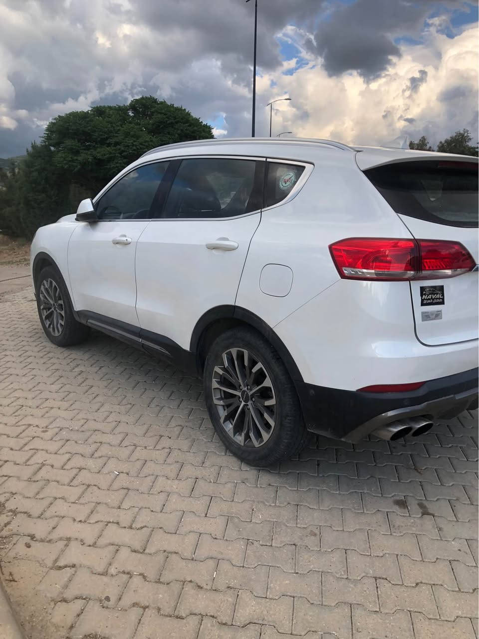 #بۆ_فرۆشتن 
جۆری سەیارە: Haval H6
مۆدێل: 2021
ڕۆیشتوو:54هەزار کم
پستن:٤
مه كينه :٢٠ توربو 
مواسەفات: فوول فوول (Luxury)
• پانۆراما و سەقف سلااید
• ٤ کامێرا و ڕادار و حەساس
• کوشن جلد و کارەبایی + هێته‌ری کوشن و سوکان
• شاشە گەورە، ئۆتۆ ستۆپ، هاند برێک کارەبایی
• بێ بۆیاخ (تەنها تۆزێک ساردی هەیە)
• بە ناوی خۆمە، سەنەوی ٤ مانگی ماوە بەسەر بچێت.
تێبینی: سەیارەکە زۆر پاک ڕاگیراوە و هیچ مەسرەفێکی تێدا نییە.
نرخ:153 وه ره قه و مەعامەلە يه كي كه م .
شوێن: سلێمانی
پەیوەندی: *********** (ڤایبەر و واتس ئەپ) / *********** (ئاسیا) السليمانية, العراق
