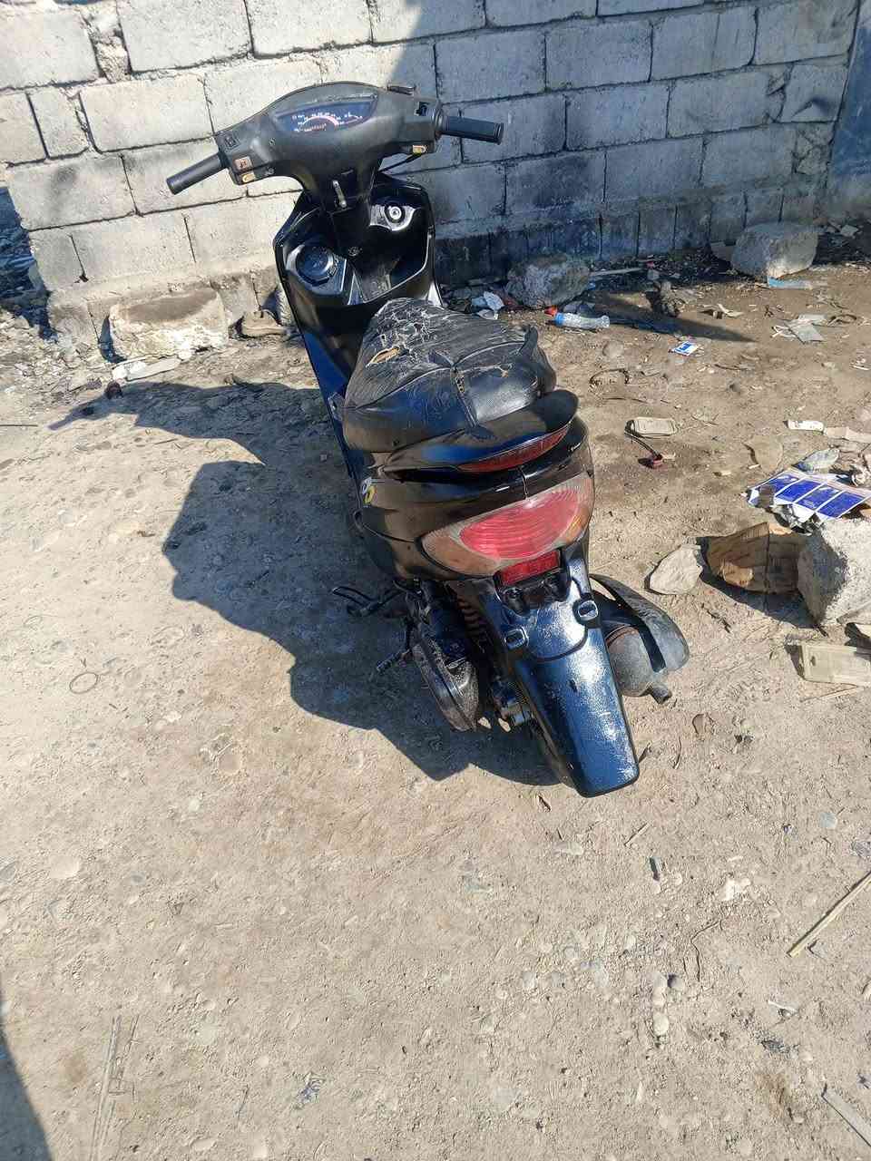 موطور للبيع فرخ اكزز السعر خاص او اتصال ***********.مكاني حمام العليل
