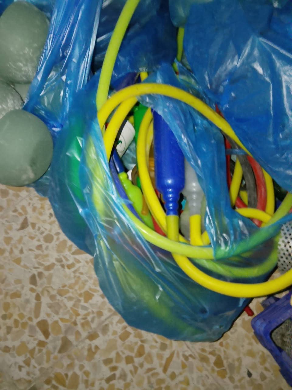 سلام عليكم عندي هاي البكارات طه  عشره وشبج   وقمجيات ومناكيش مع ميز نراكيل كامل لل استفسار خاص او على الرقم واتس او هاتف متواجد ***********2
