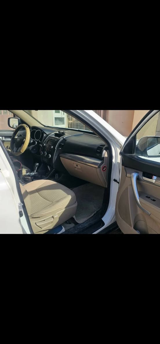 سۆریتۆ 2011
دەرگای سکن وپشت سکن بۆیاغێکی کەمی هەیە
3معقد مواسفات عادی
٢٢٠٠٠٠  کم ڕۆشتووە
تابلۆی نوێ سەنەوی تاکو 
2026 نوێیه 
نرخ ١٤٥$
بۆ زانیاری ژ.م.م(***********)
