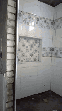 سلام عليكم خلفه سيراميك ارضيات لوح حاليا متفرع واهذ رقمي للتواصل ***********
