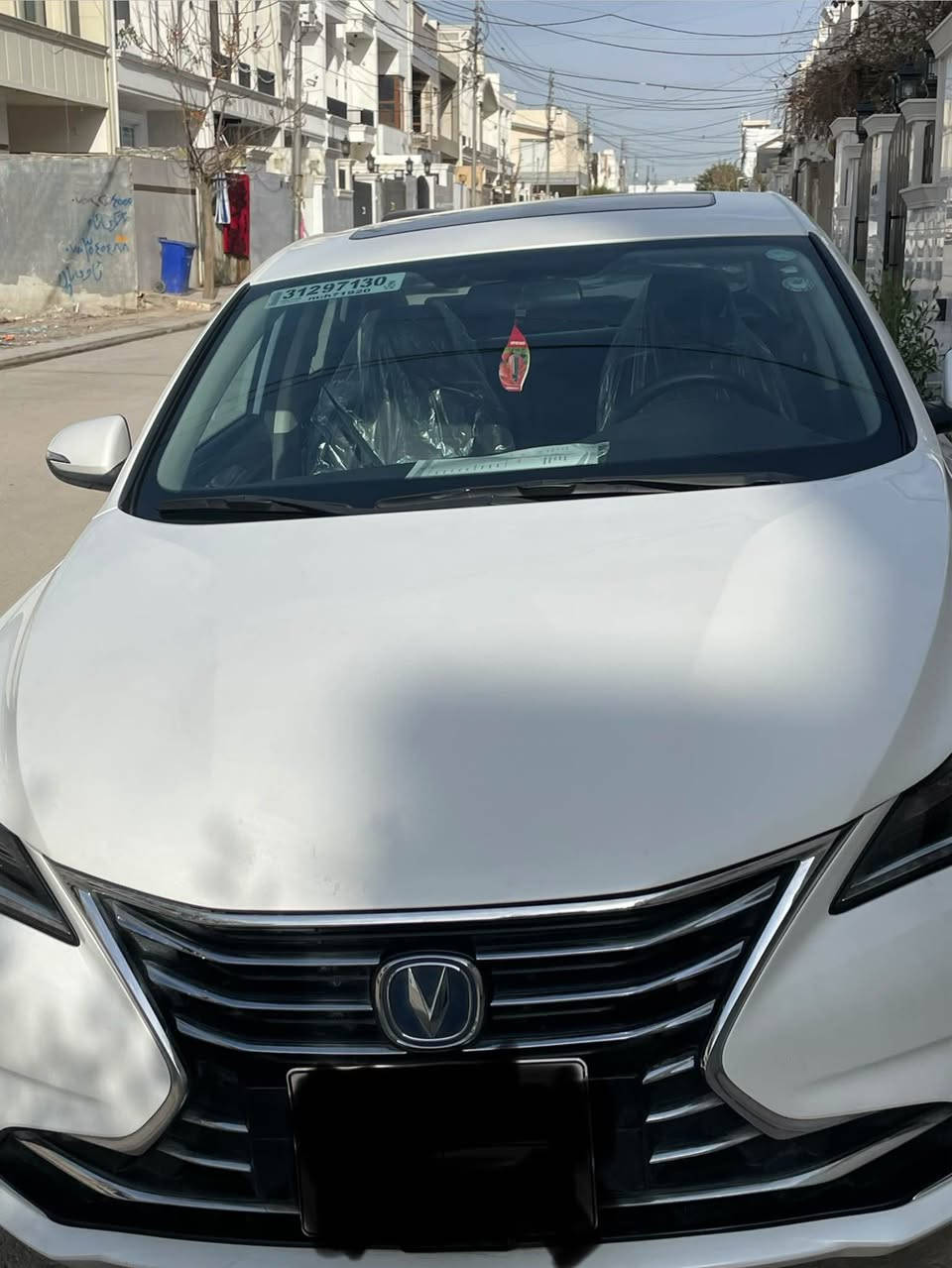 سلام عليكم شانجان  ايدو موديل 2020
السعر 114
***********
مكفوله لا ضربه ولا تبديل ولا تعديل بارد 
فول مواصفات 1/1 
رادر وتحديد مسار
فتحت سقف 
كشنات كهرباء و خزن  
كشنات جلد
مري شفط 
فول حساس
لايت  زنون  بلادي 
بكلايلت   لد
فول تحكم ستيرن 
شاشه كأمره 
5 ويل كب 
ماشيه 83
وبعد بيه هواي مواصفات 
حجم لمحرك 1600 دوش 
كير AT
تدفه + تبريد شغالات 
ومحرك وكير خير من الله مكفول
كهربائيات جاهزه
سياره جاهزه من كلشي 
رقم اربيل 
مكانها اربيل أربيل, العراق
