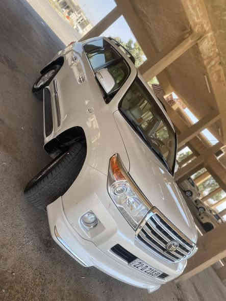 تكاية پةيوةندى بةخاوةنةكةيةوة بكةن هى من نية 
وةنةوشة مؤديل 2013
گير و مةكينة  لةگزز
٨ پستن ٤ كاميرا فول مواسةفات
بئ بؤياغ رادارة تايةكانى نويية 
كوشن سارد و گةرم ١٧٠هةزار رؤيشتووة
سةيارةيةكى زؤر خاوينة سةنةوى نويية بةناوى خؤمة
نرخى / ٤٢٥ گةلا 
ژ.م / *********** كويسينجاك
