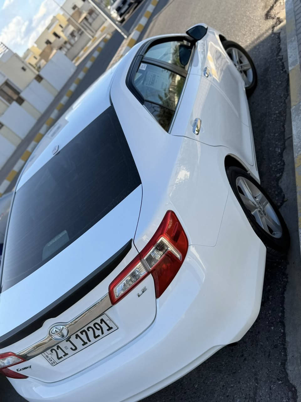 تيوتا كامري
موديل ٢٠١٢ 
رقم سليمانيه 
مواصفاتLE
تحكم ستيرن 
كرسي كهرباء 
تبريد لمس 
شاشه 
كامرا 
مكفوله من الصبغ والتبديل 
صوره السونار مرفقه ويه الصور 

***********
