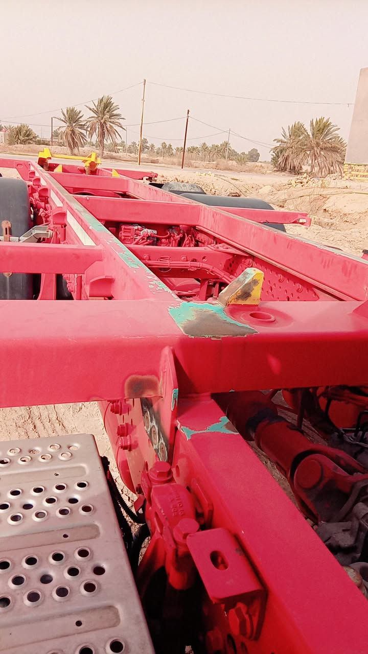 السلام عليكم  .من رحصة الدمن
للبيع دبل شاصي مع باب كهربائي  مكلف بل نشر رقم صاحبهن ***********.
